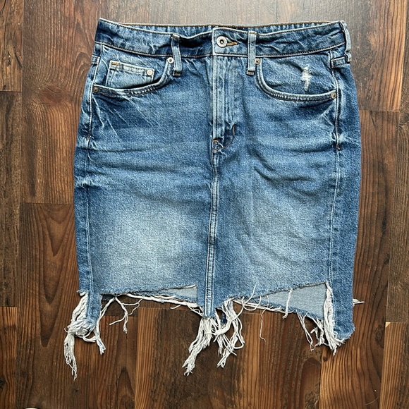 DISTRESSED H&M JEAN PENCIL SKIRT - Picture 1 of 6